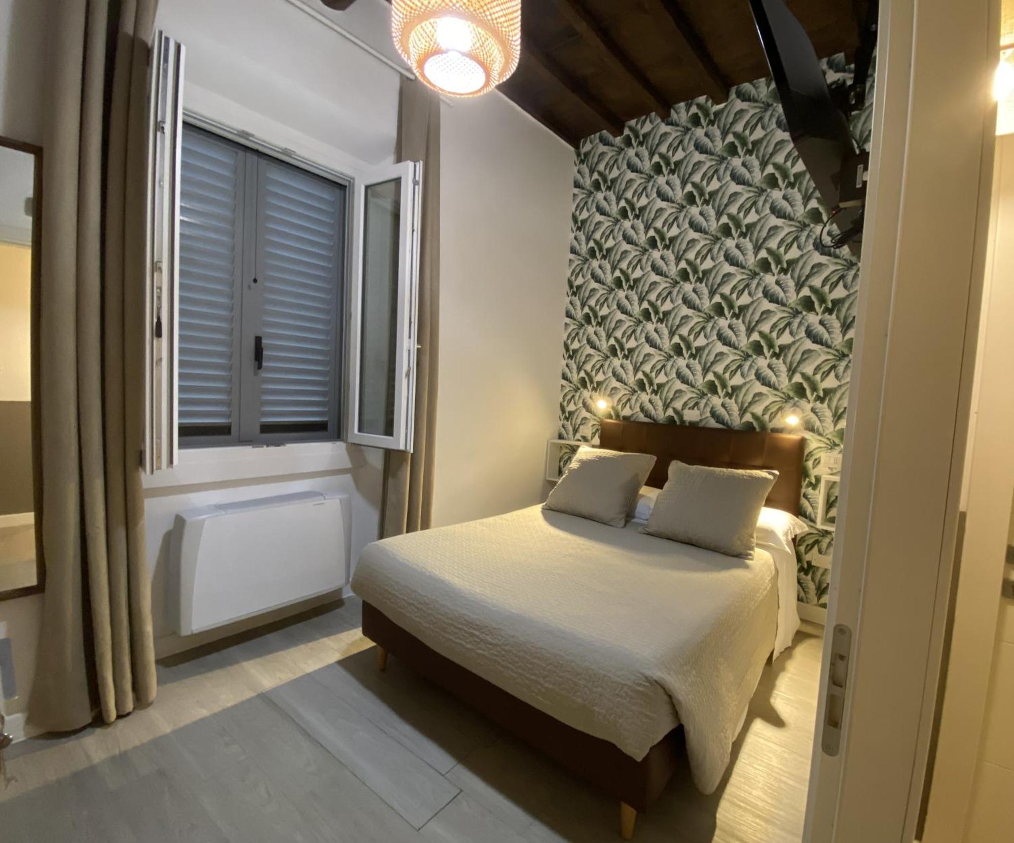 Double Room Private External Bathroom